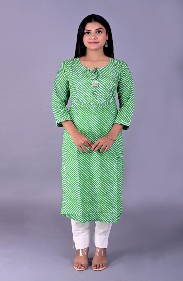 Women Straight Fit Kurti In Green Color