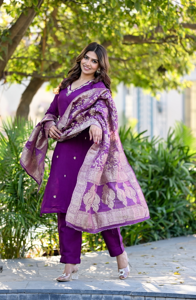 Elegant Women Suit Set With Banarasi Dupatta