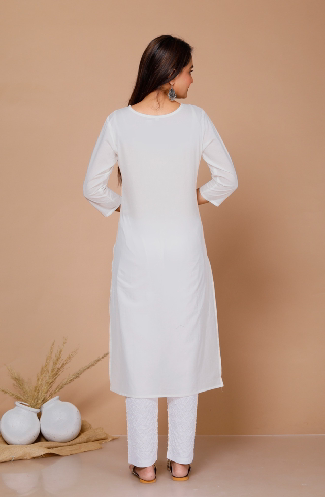 pEmbroidered Straight Fit Kurti In White
